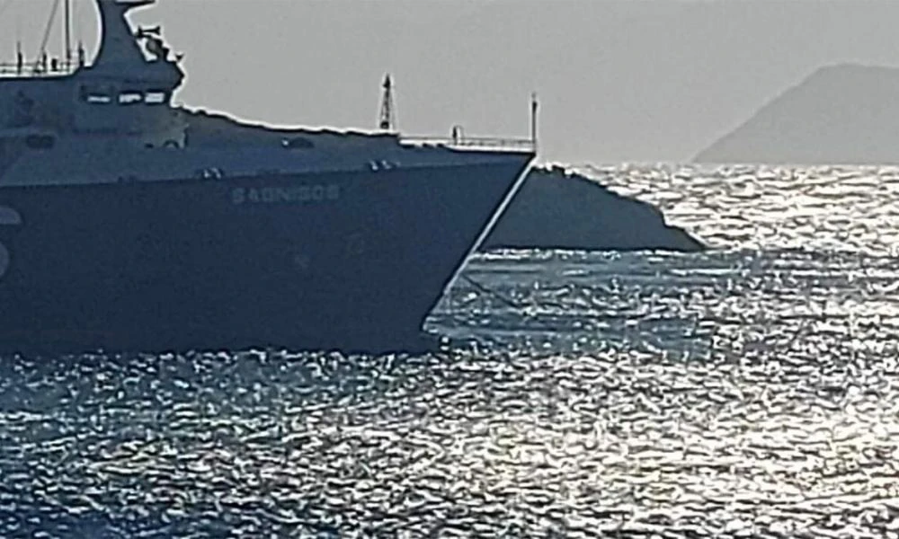 Φολέγανδρος: Πρόσκρουση επιβατηγού πλοίου στο λιμάνι - 5 τραυματίες